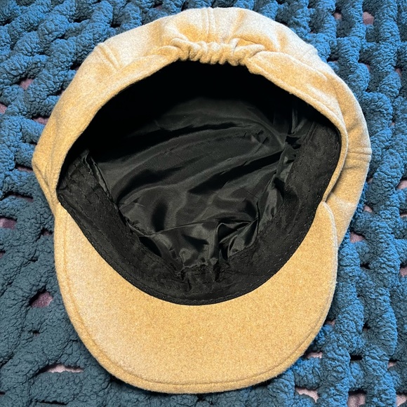 VINTAGE APPLE CAP/BERET - Picture 4 of 4